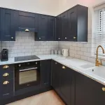 Host & - Zetland Hideaway *
